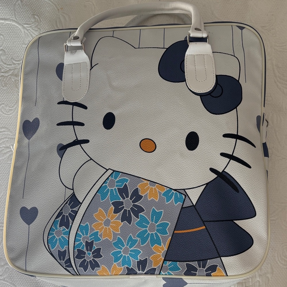 Hello Kitty Floral travel Bag - White and Navy